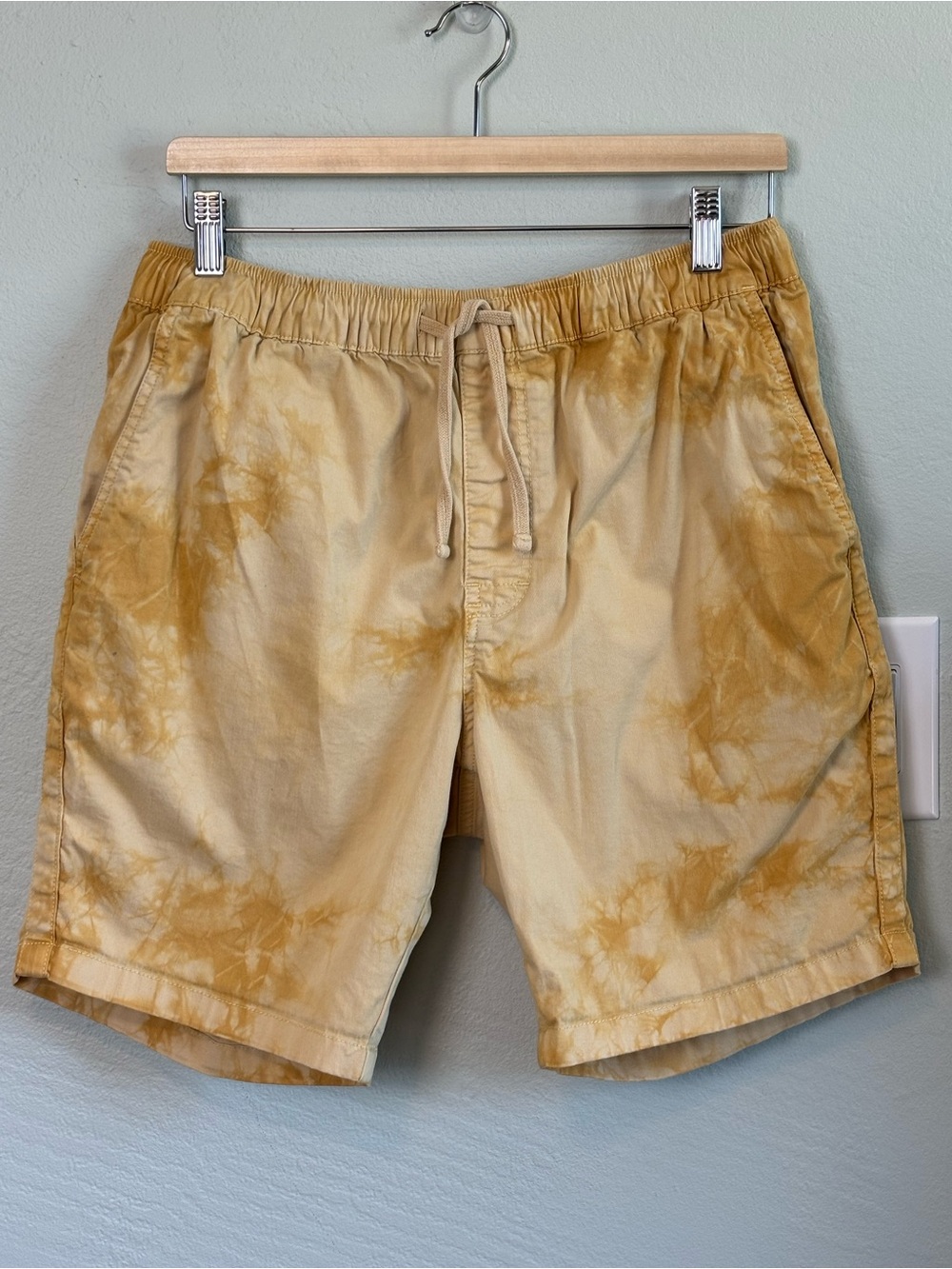 Bundle 2/$30! Katin Patio Shorts Tie Dye Yellow Elastic Waist Drawstring Size L